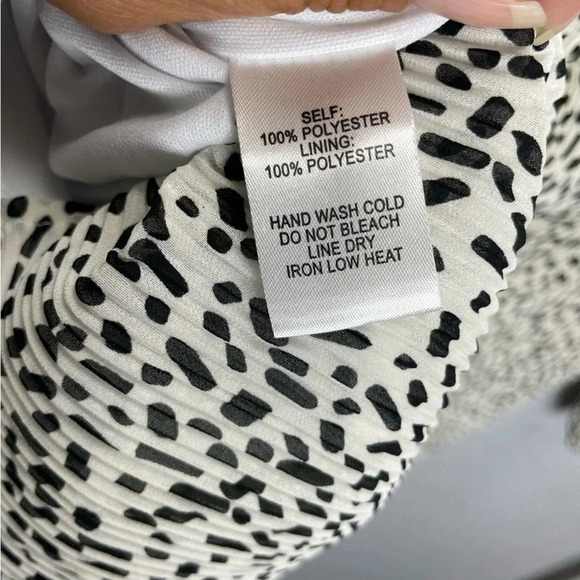 Lulu’s White Black Speckled Plunge Neck Wide Leg Jumpsuit - Picture 11 of 11